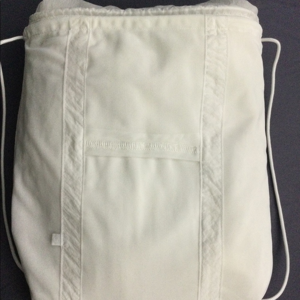 SOLD Lululemon Translu Anorak - Picture 6 of 14